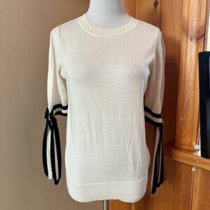ANN TAYLOR Factory Short Sleeve Ivory and Black Ribbon Short Sleeve Sweater – S